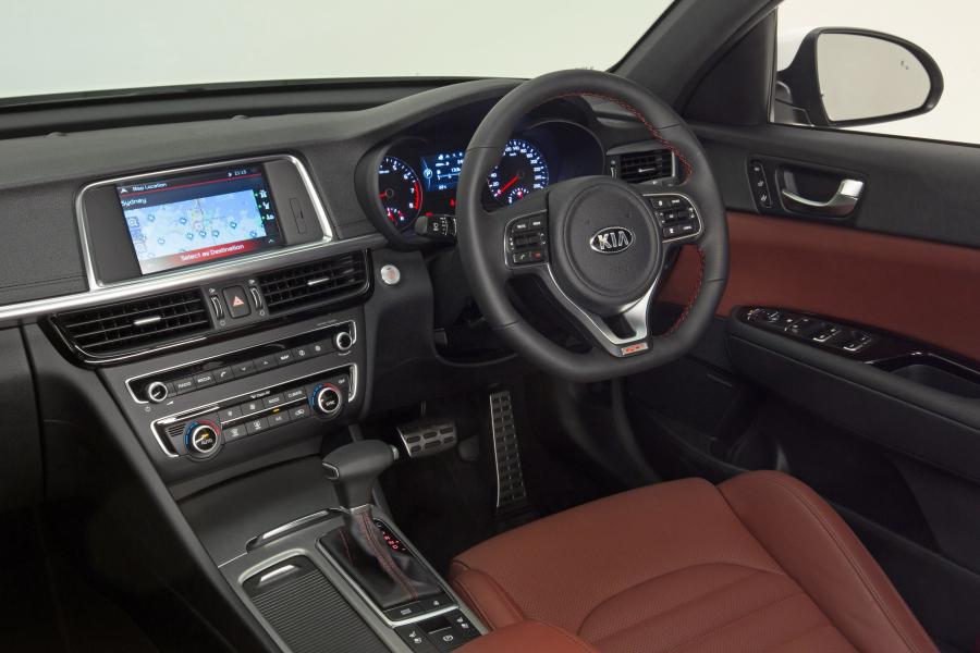 Торпедо Kia Optima GT 2016 года  (AU) (фото 15 из 18)